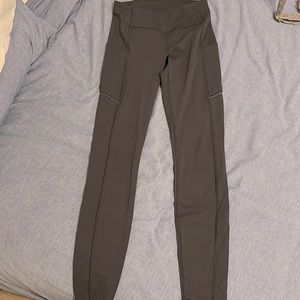Lululemon, Highrise, 28”, Black Tights / Leggings with Pockets, Size 4